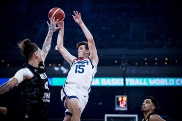 必发APP-人气超高！里夫斯又蜕变 湖人新星成科尔百搭利器